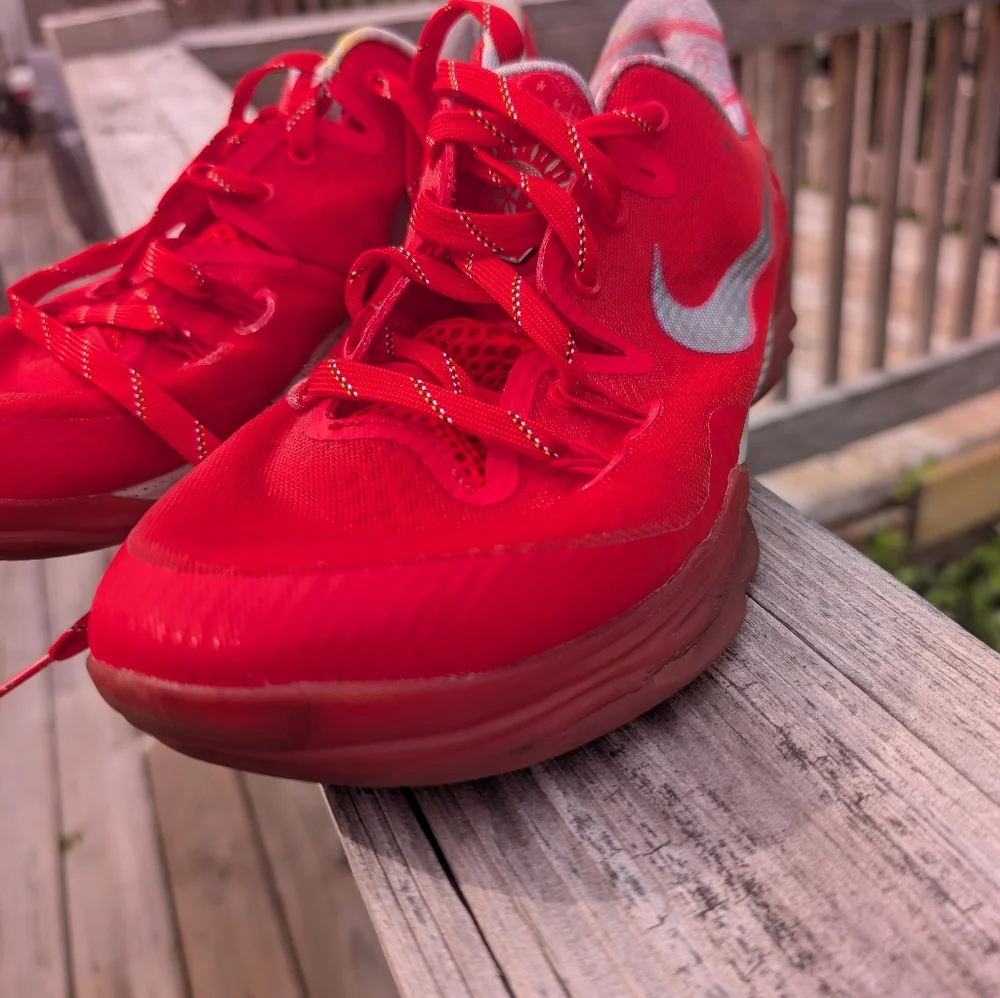 Nike Shoes Man's Kobe Venomenon Running Size 10 Red Basketball Athletic Sporty